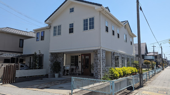 〒662-0952 兵庫県西宮市中浜町１−２３