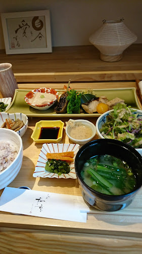 〒857-0112 長崎県佐世保市柚木町２１５２−１