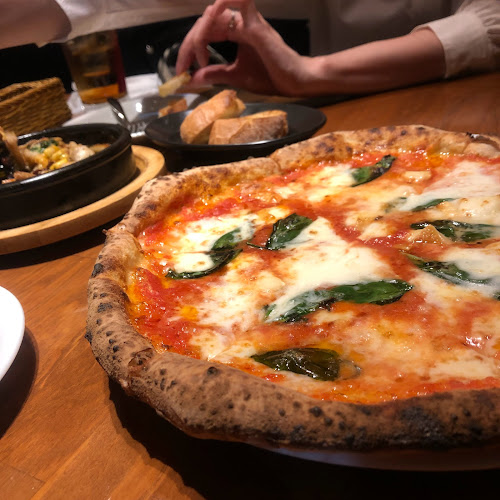 Pizzeria Romano e Marino - 飲食業