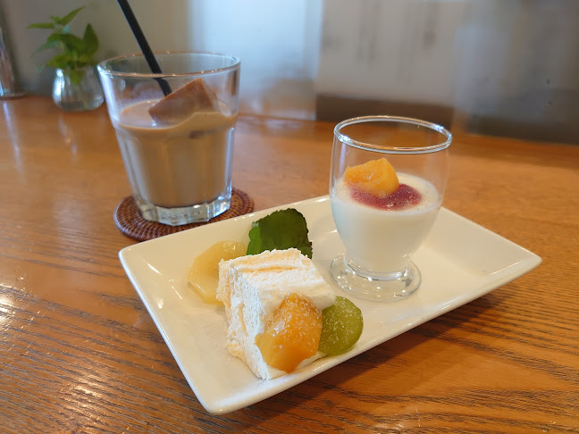 マニスマニス - 飲食業