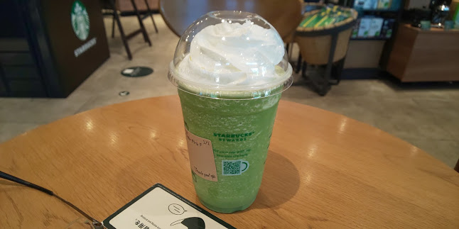 Comentarii opinii despre スターバックス コーヒー リバーウォーク北九州デコシティ店