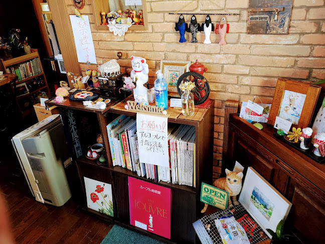 カフェダイニング プチ・ハーモニー - 飲食業