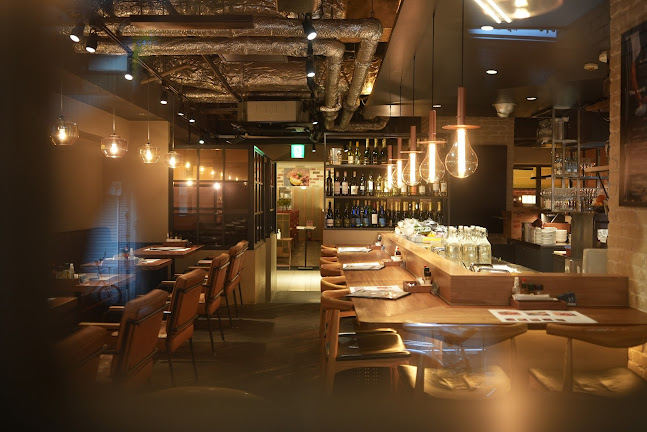 オイスターバー＆魚イタリアン 京橋ロビン - 飲食業