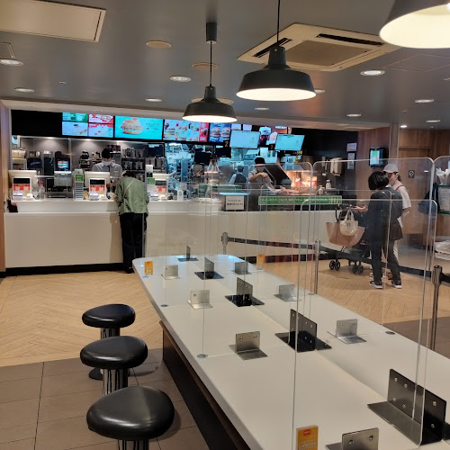 Comentarii opinii despre マクドナルド 横浜ベイクォーター店