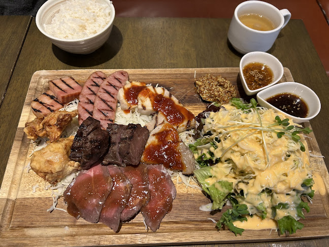 Comentarii opinii despre 肉焼きワヰン酒場 テルミニ 姫路店