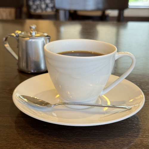 〒466-0821 愛知県名古屋市昭和区前山町２丁目２５−１ ＣａＦｅＭＩＵＲＡ