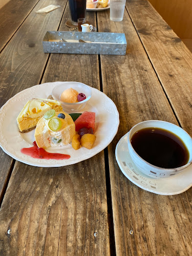マニスマニス - 飲食業