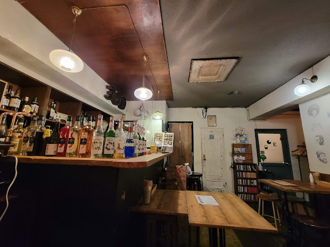 CURRY BAR CAFE 三月の水