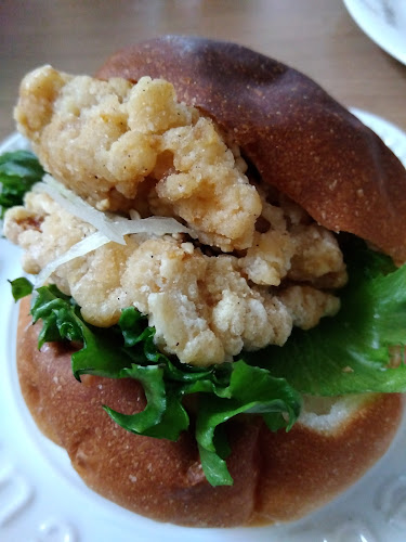 Opinii despre ブーランジェリー オンニ în 横浜市 - 飲食業