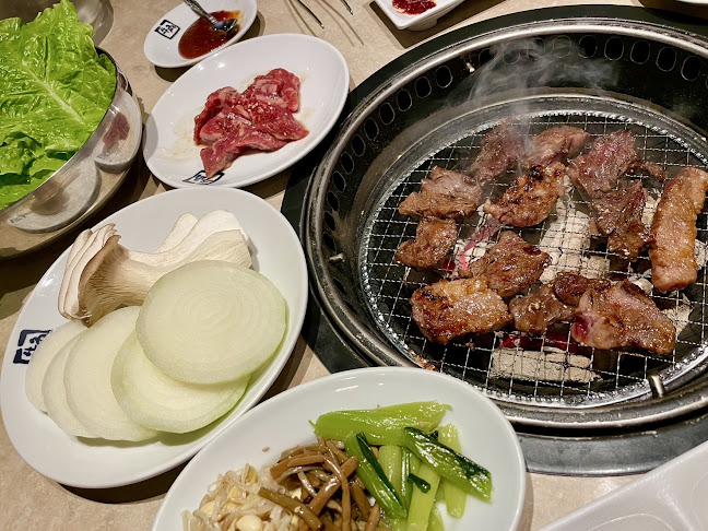 〒031-0034 青森県八戸市鷹匠小路１０ ゆりの木ボウル 1Ｆ