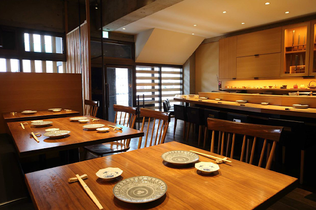 Opinii despre 日本料理 二代目 葵 神泉 în 渋谷区 - 飲食業