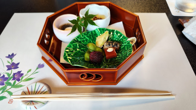 Comentarii opinii despre 京料理 花咲 萬治郎