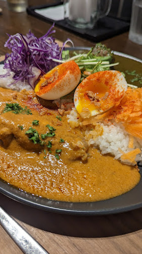 〒900-0006 沖縄県那覇市おもろまち４丁目１９−２７ ハレ・スプラウト １階