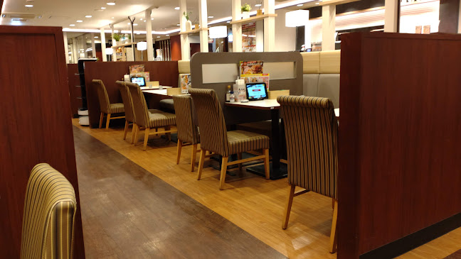 ガスト 八王子駅北口店 - 飲食業