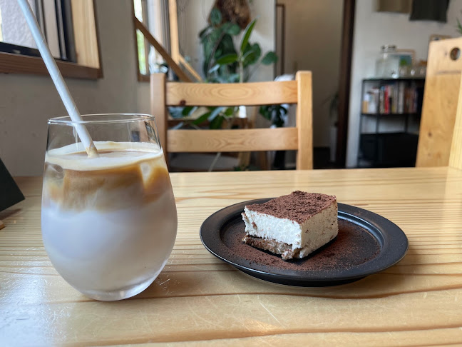 Opinii despre アンドバリシエ în 長崎市 - 飲食業