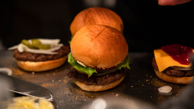 ゴーストバーガー - 飲食業