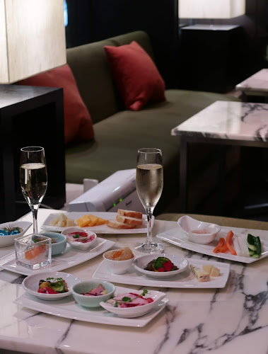 ロビーラウンジ ホテル日航大阪 - 飲食業