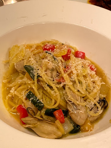 ビストロポワソンルージュ - 飲食業