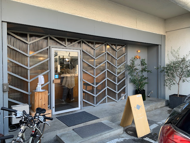 〒465-0093 愛知県名古屋市名東区一社１丁目33番地 ティアイ一社 1階