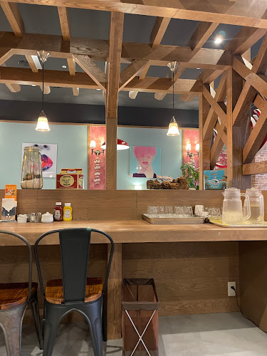 〒901-2306 沖縄県中頭郡北中城村ライカム１ イオンモール沖縄ライカム 1F