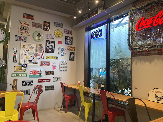 Opinii despre ペリペリチキン 本店 フォレストマーケットライカム クリスマスチキン în 北中城村 - 飲食業