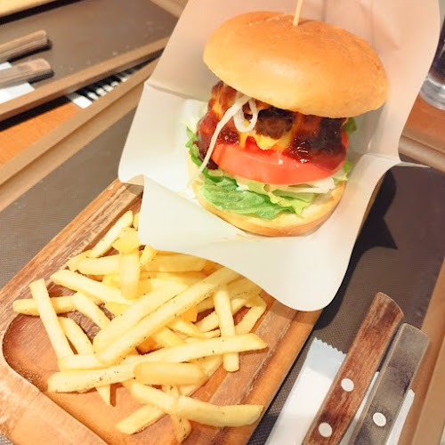 〒110-0005 東京都台東区上野６丁目１５−１ 上野マルイ 9階