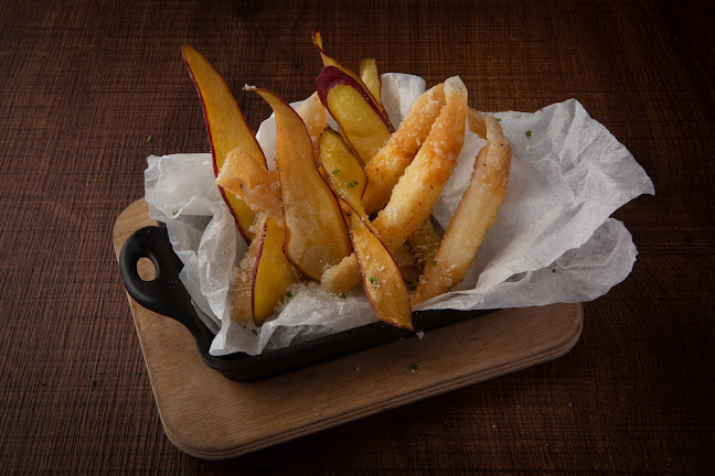 〒650-0001 兵庫県神戸市中央区加納町４丁目２−１