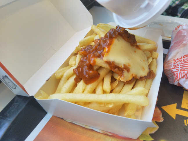 マクドナルド コクーンシティ店 - 飲食業