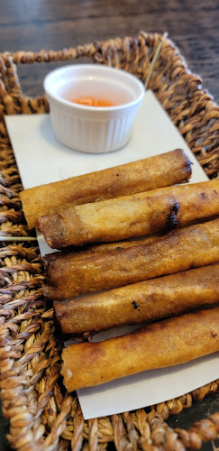 〒904-0004 沖縄県沖縄市中央１丁目２８−７