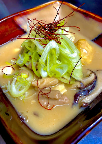 〒904-0031 沖縄県沖縄市上地１丁目１３−２０