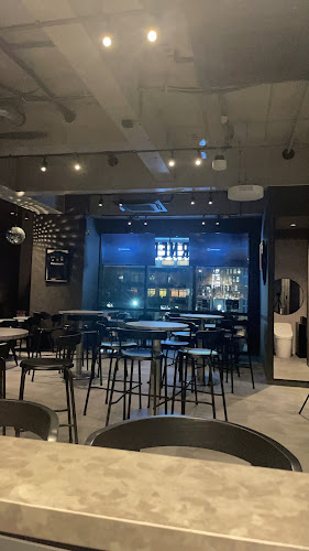 CORNER sports bar&cafe(コーナースポーツバーアンドカフェ) - 飲食業