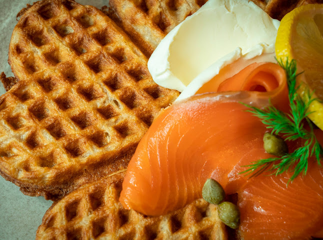 〒111-0032 東京都台東区浅草２丁目６−１５