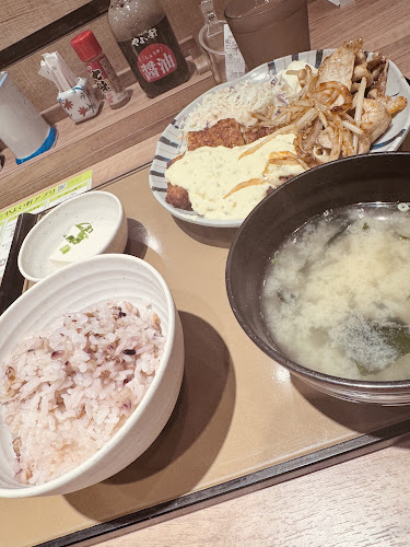 やよい軒 防府店