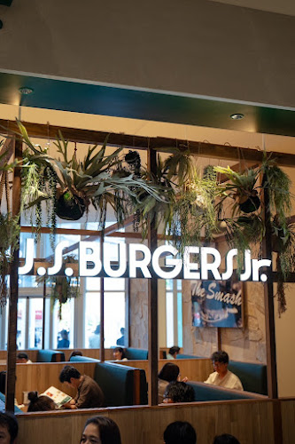 J.S. BURGERS Jr. 越谷レイクタウン店