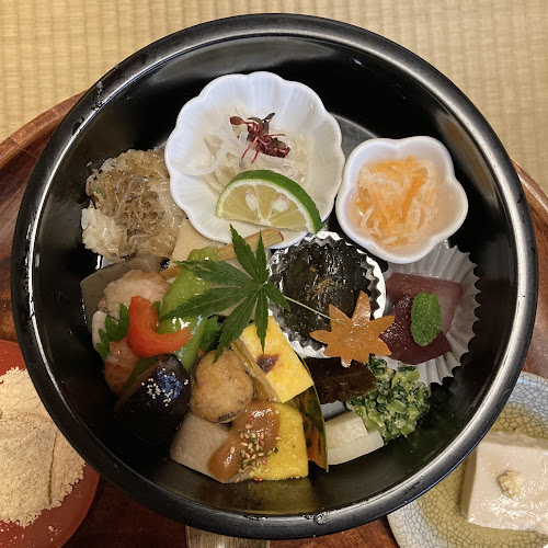 〒630-8341 奈良県奈良市南城戸町１８