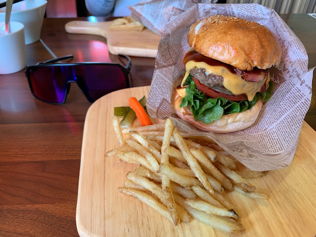 Opinii despre バーガーステーションCampus たまプラーザ店 în 横浜市 - 飲食業