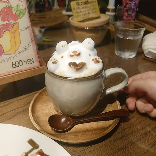 Opinii despre ドットカフェ în 大阪市 - 飲食業