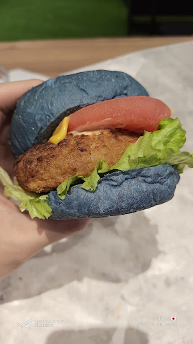 JFAサッカー文化創造拠点 blue－ing！ - 飲食業