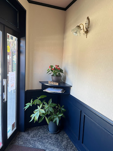 〒426-0026 静岡県藤枝市岡出山１丁目７−１５