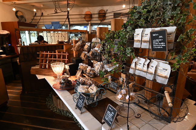 Opinii despre ガーデンアンドクラフツ 立川店 în 立川市 - 飲食業