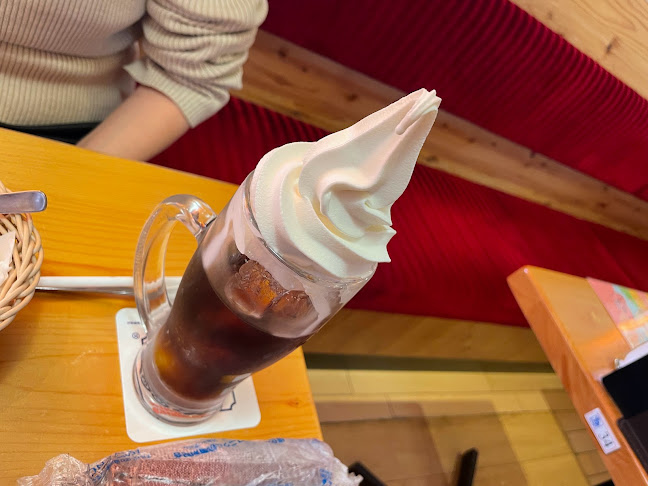 Opinii despre コメダ珈琲店 大宮南中野店 în さいたま市 - 飲食業