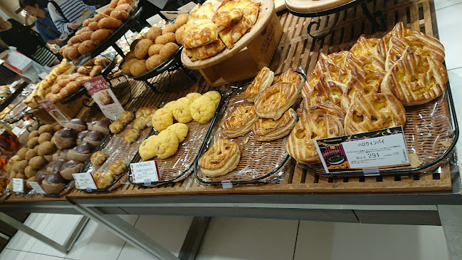 Opinii despre ポンパドウル ダイヤキッチン店 în 横浜市 - 飲食業