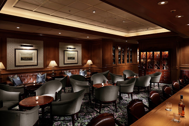 バー「ベイ・ウエスト」