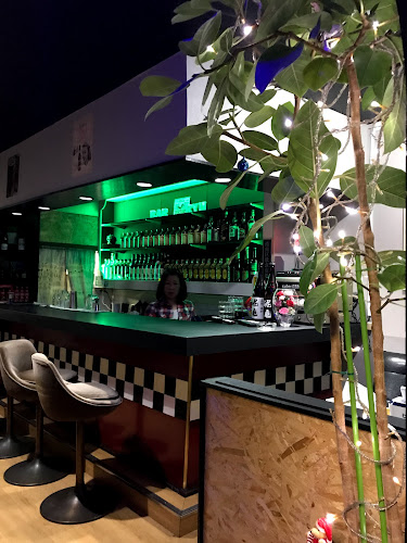 カラオケBAR Ryu - 飲食業