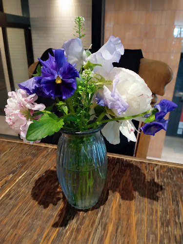 Opinii despre パンとエスプレッソと花束を în 海老名市 - 飲食業