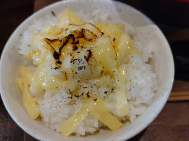 〒900-0006 沖縄県那覇市おもろまち４丁目１９−２７ ハレ・スプラウト １階