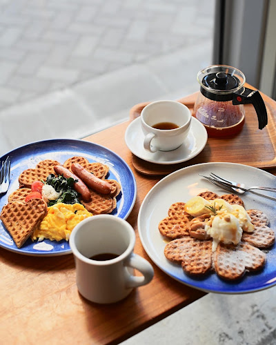 〒111-0032 東京都台東区浅草２丁目６−１５