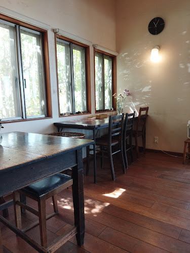 マニスマニス - 飲食業