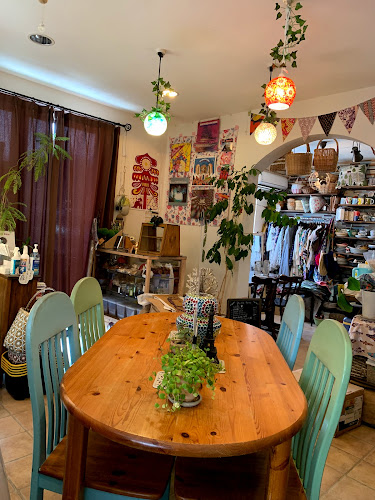 服と雑貨＆カフェ 地球館