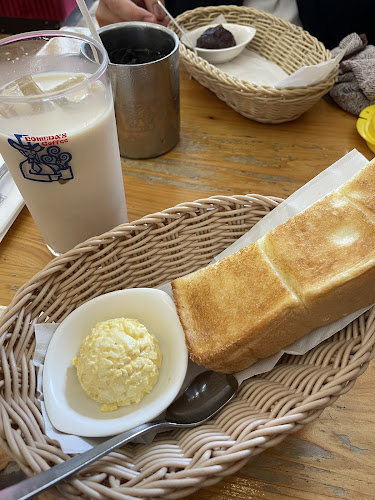 Opinii despre コメダ珈琲店 烏丸五条店 în 京都市 - 飲食業